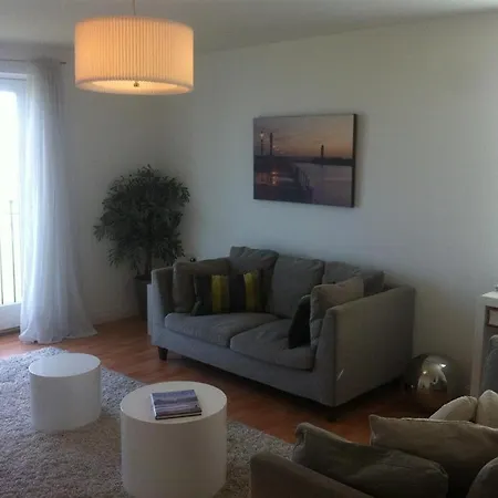 Apartment Oceans 12 Whitby